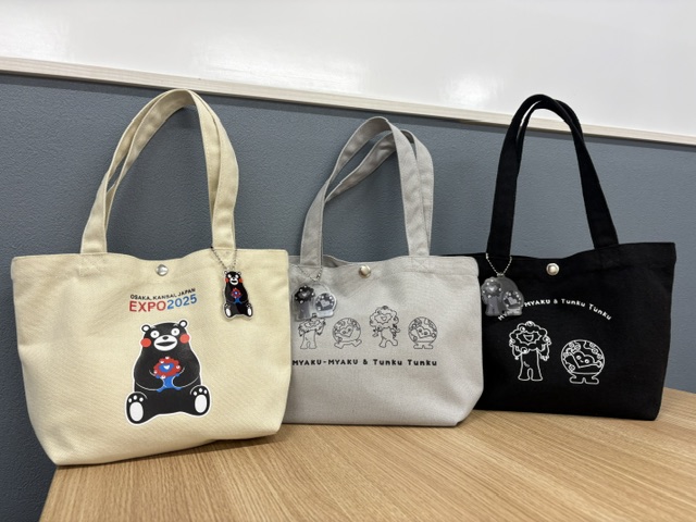 ミャクミャク×トゥンクトゥンクのミニトートバッグが8月1日発売！アクリルチャーム付き全3種類