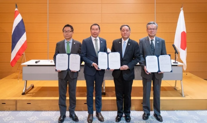 タイ王国とGREEN×EXPO 2027の公式参加契約の調印後の記念撮影