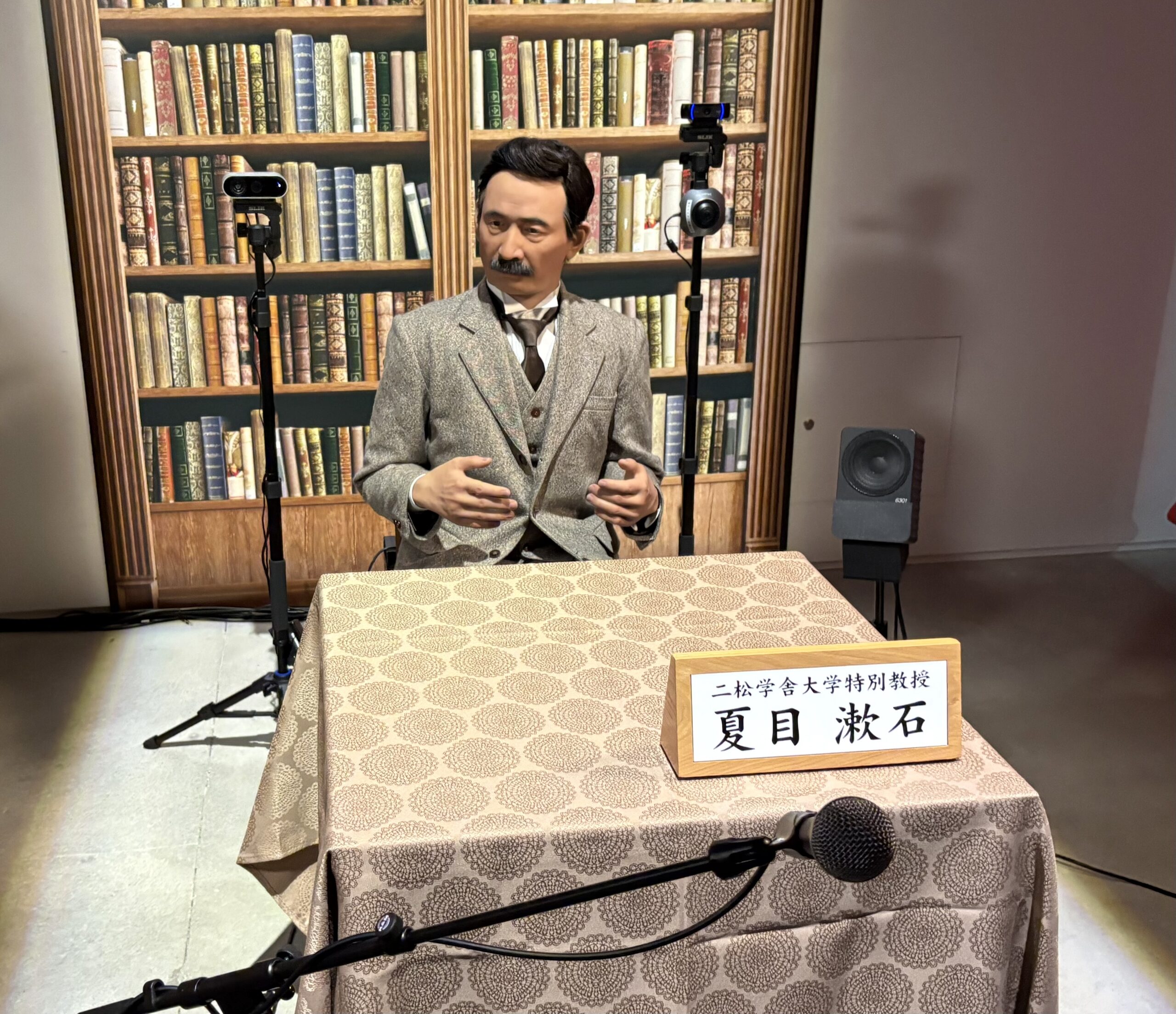 ＜レポート記事＞「いのちの未来＋」初日体験｜漱石アンドロイド2.0との対話、動いて舞う3体のMOMO