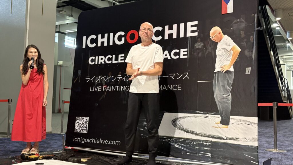Vitさんによるライブペインティングの様子