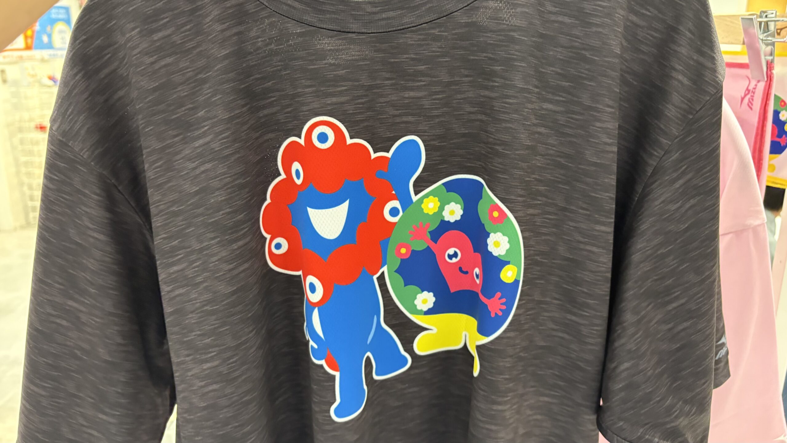 ミャクミャク・トゥンクトゥンクTシャツのフロント