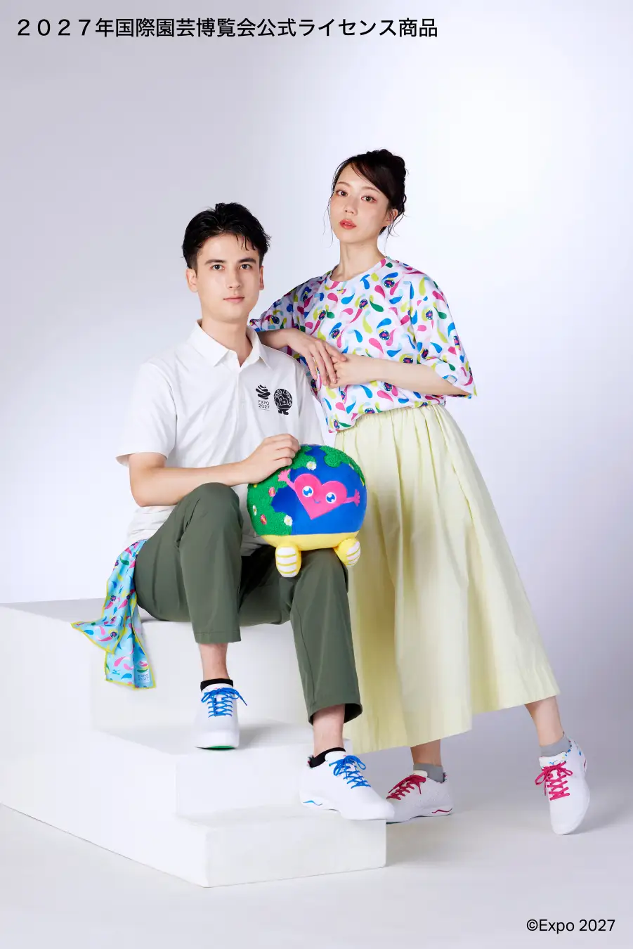 トゥンクトゥンクポロシャツと総柄Tシャツの着用イメージ
