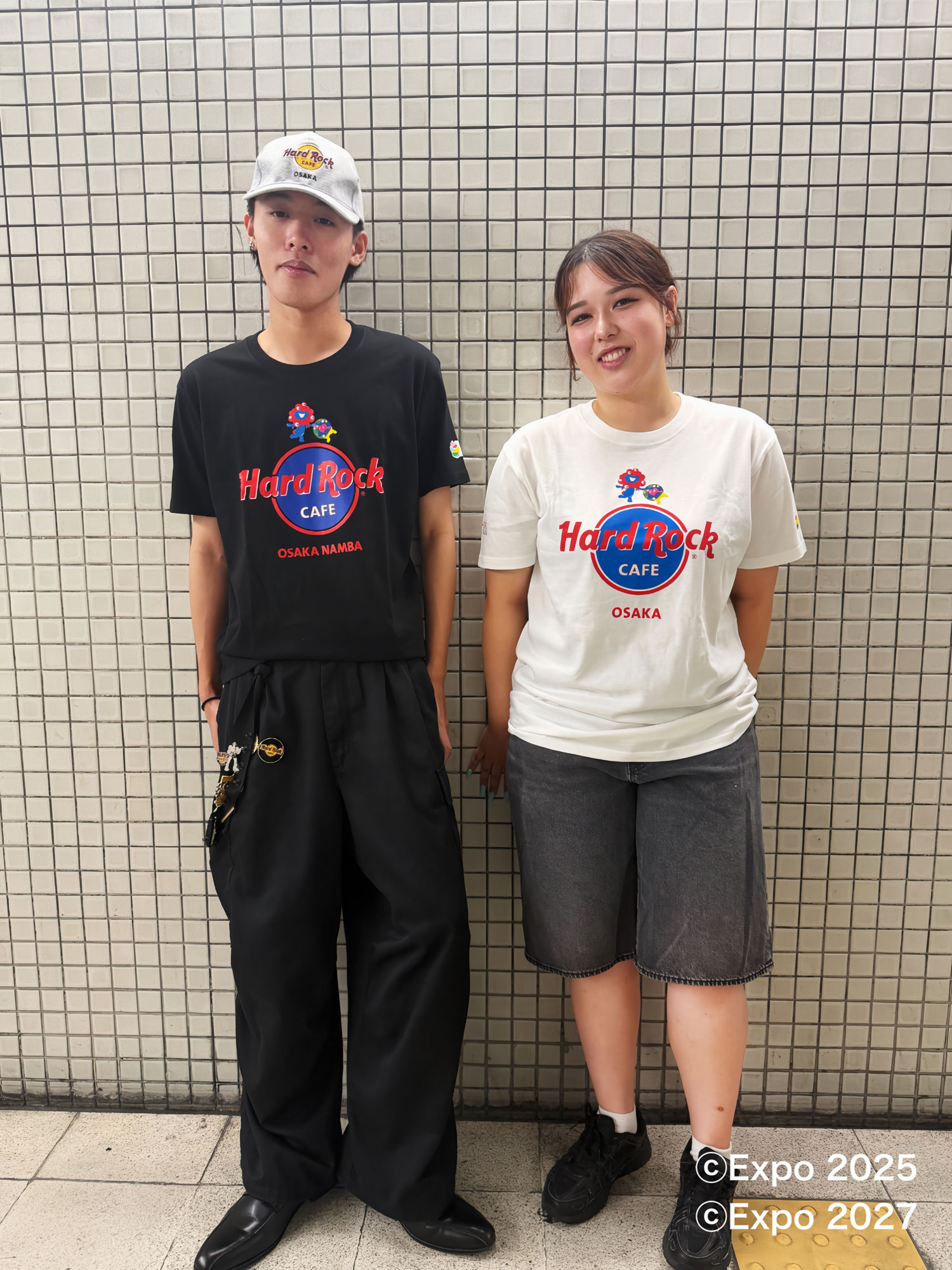なんばLOGO T-shirt Blackと大阪LOGO T-shirt White