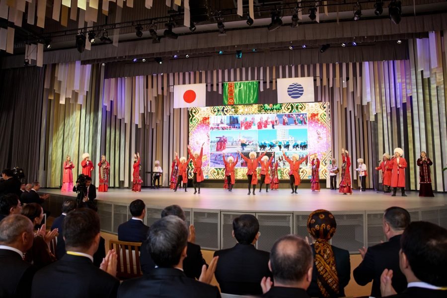 大阪・関西万博 トルクメニスタンのナショナルデー 公式式典で披露された歌と踊り