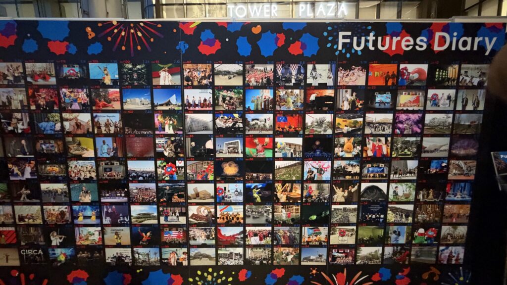 会期184日間を1日1枚の写真でたどるFutures Diary